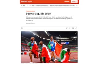 La rassegna stampa estera.
L'Italia è medaglia d'oro nella staffetta 4x100 delle Olimpiadi di Tokyo 2020. Il quartetto azzurro - Lorenzo Patta-Marcell Jacobs-Eseosa Desalu-Filippo Tortu - ha chiuso la gara davanti alla Gran Bretagna.
ANSA
+++ ATTENZIONE LA FOTO NON PUO  ESSERE PUBBLICATA O RIPRODOTTA SENZA L AUTORIZZAZIONE DELLA FONTE DI ORIGINE CUI SI RINVIA +++ ++ HO - NO SALES, EDITORIAL USE ONLY ++