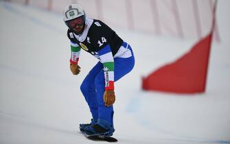 Omar Visintin of Italian Team ride during qualifying of first and second turn of snowboard cross (SBX) World Cup in Chiesa In Valmalenco, Sondrio, Italy, 22 January 2021 (Photo by Andrea Diodato/NurPhoto via Getty Images)