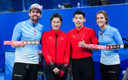 Curling, il dono della Cina agli USA: la foto