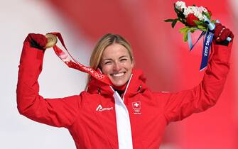 (220211) -- BEIJING, Feb. 11, 2022 (Xinhua) -- Gold medalist Lara Gut-Behrami of Switzerland celebrates during the awarding ceremony after the alpine skiing women's Super-G of Beijing 2022 Winter Olympics at National Alpine Skiing Centre in Yanqing District, Beijing, capital of China, Feb. 11, 2022. (Xinhua/Chen Bin) - Chen Bin -//CHINENOUVELLE_XxjpsgE007488_20220211_PEPFN0A001/2202111045/Credit:CHINE NOUVELLE/SIPA/2202111057