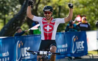epa08753084 Switzerland's Nino Schurter wins the men's Cross Country Elite Mountain Bike Cycling race at the 2020 MTB European Championships, in Rivera, Switzerland, 17 October 2020.  EPA/SAMUEL GOLAY