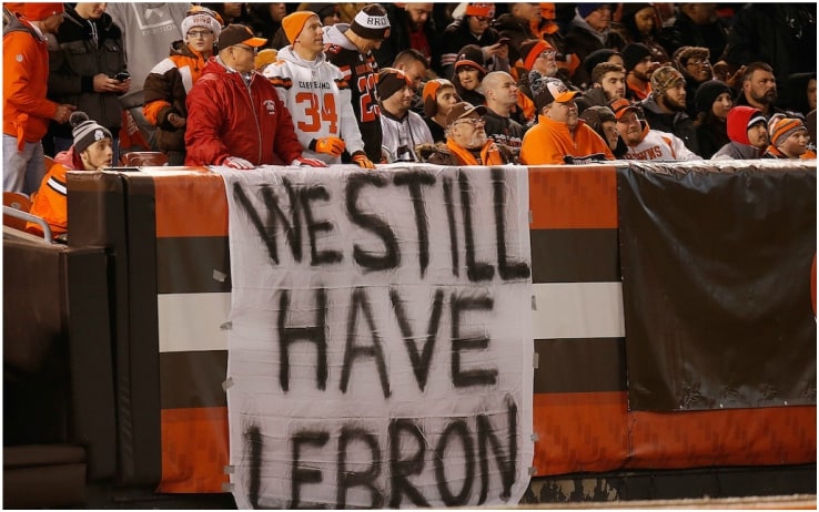 0-16, il bilancio dei Cleveland Brown 2017. I tifosi si consolavano col basket... 0-16, il bilancio dei Cleveland Brown 2017. I tifosi si consolavano col basket...