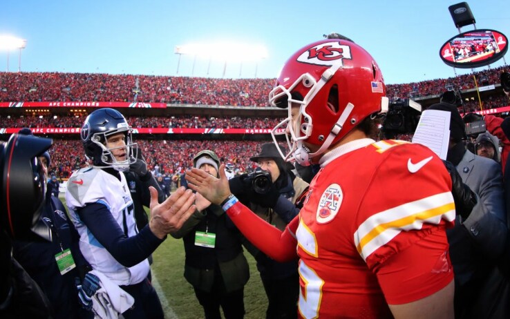 Il saluto a fine gara fra Mahomes e Tannehill Il saluto a fine gara fra Mahomes e Tannehill