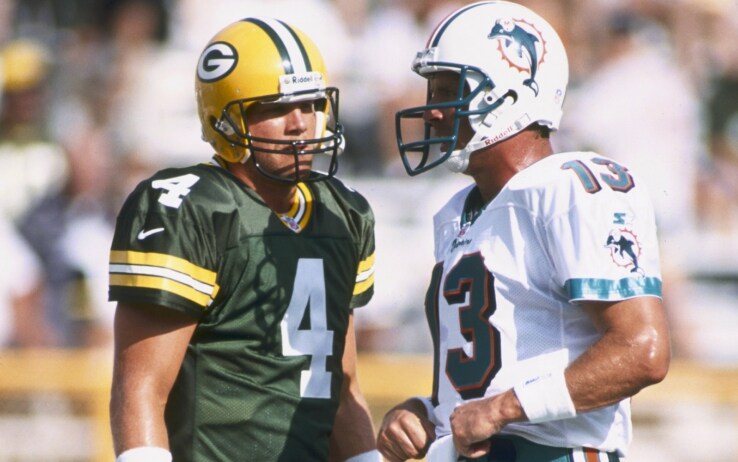 Brett Favre e Dan Marino in una sfida fra Gren Bay e Miami del 1997 Brett Favre e Dan Marino in una sfida fra Gren Bay e Miami del 1997