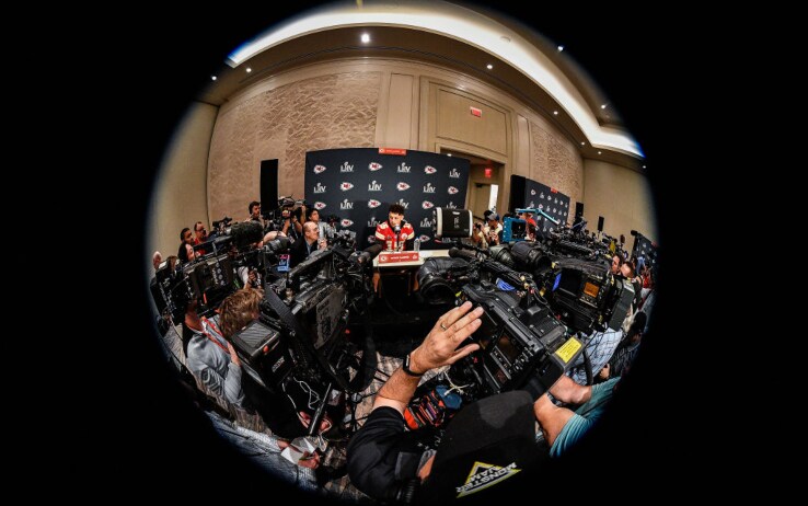 L'attenzione mediatica attorno a Pat Mahomes L'attenzione mediatica attorno a Pat Mahomes