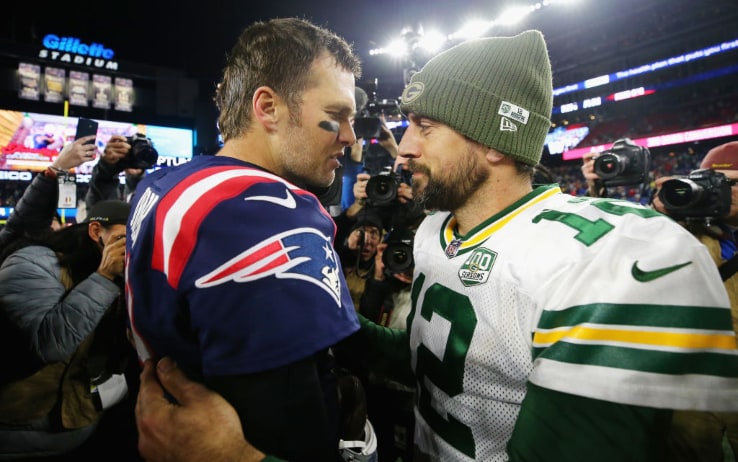 A sinistra Brady (il partito dei sì), a destra Rodgers (quello dei no) A sinistra Brady (il partito dei sì), a destra Rodgers (quello dei no)