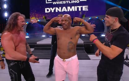 Mike Tyson, destro clamoroso a Dynamite. VIDEO