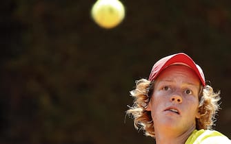 Jannik Sinner of Italy in action against Stefanos Tsitsipas of Greece during their mens singles second round match at the Italian Open tennis tournament in Rome, Italy, 16 May 2019. ANSA/RICCARDO ANTIMIANI