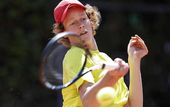 Jannik Sinner of Italy in action against Stefanos Tsitsipas of Greece during their mens singles second round match at the Italian Open tennis tournament in Rome, Italy, 16 May 2019. ANSA/RICCARDO ANTIMIANI