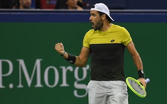 SHANGHAI, CHINA - OCTOBER 11:  Matteo Berrettini of Italy reacts against Dominic Thiem of Austria during the Men's singles Quarterfinals match of 2019 Rolex Shanghai Masters day seven at Qi Zhong Tennis Centre on October 11, 2019 in Shanghai, China.  (Photo by Zhe Ji/Getty Images)