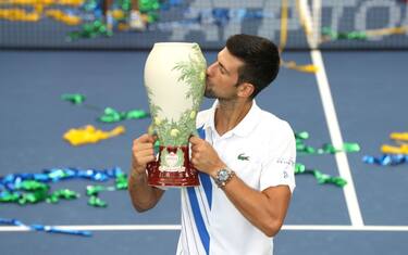 Djokovic vince Cincinnati: battuto Raonic in 3 set