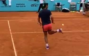 Nadal, numeri da mago con la pallina tra i piedi