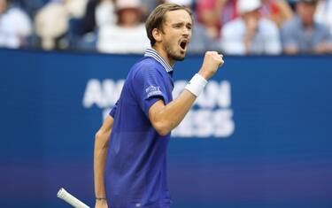 Medvedev primo finalista: battuto Auger in 3 set