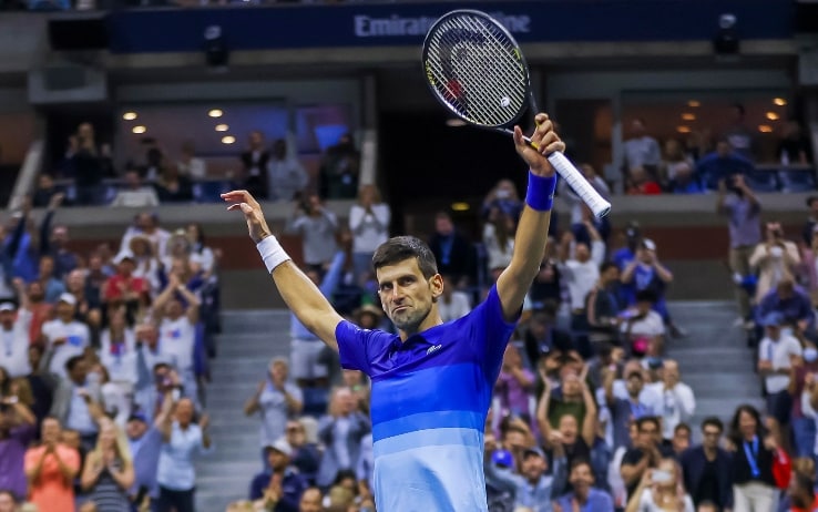 Djokovic bringt Zverev bei den US Open im Finale mit Medvedev auf Platz fünf um den Grand Slam