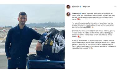 Djokovic vola in Australia: "Ho un'esenzione"