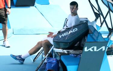 Djokovic si allena in attesa della decisione. LIVE