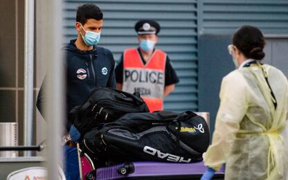 Djokovic: "Errori su regole Covid e viaggi"