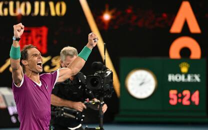 Nadal trionfa in 5 set: epica rimonta su Medvedev