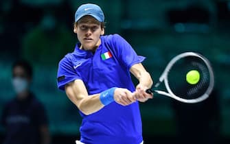 Jannik Sinner of Italy returns the ball during the match against Marin ?ili? of Croatia at the Davis Cup in Turin, Italy, 29 November 2021.ANSA/ALESSANDRO DI MARCO
