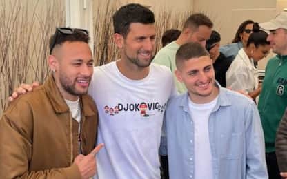 Djokovic show: palleggi con Neymar e Verratti
