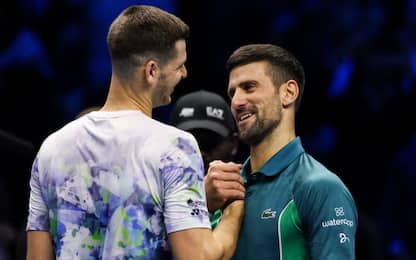 Djokovic batte Hurkacz: ora deve tifare Sinner