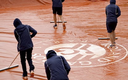 Piove a Parigi, rinviati match di Arnaldi e Sonego