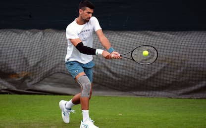 Djokovic si allena a Londra: sarà a Wimbledon?