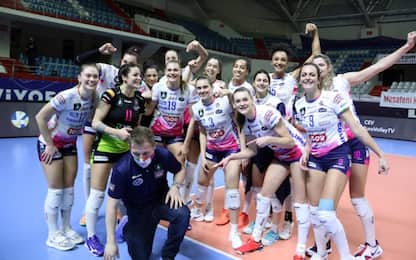 Novara espugna Istanbul, Modena domina Perugia