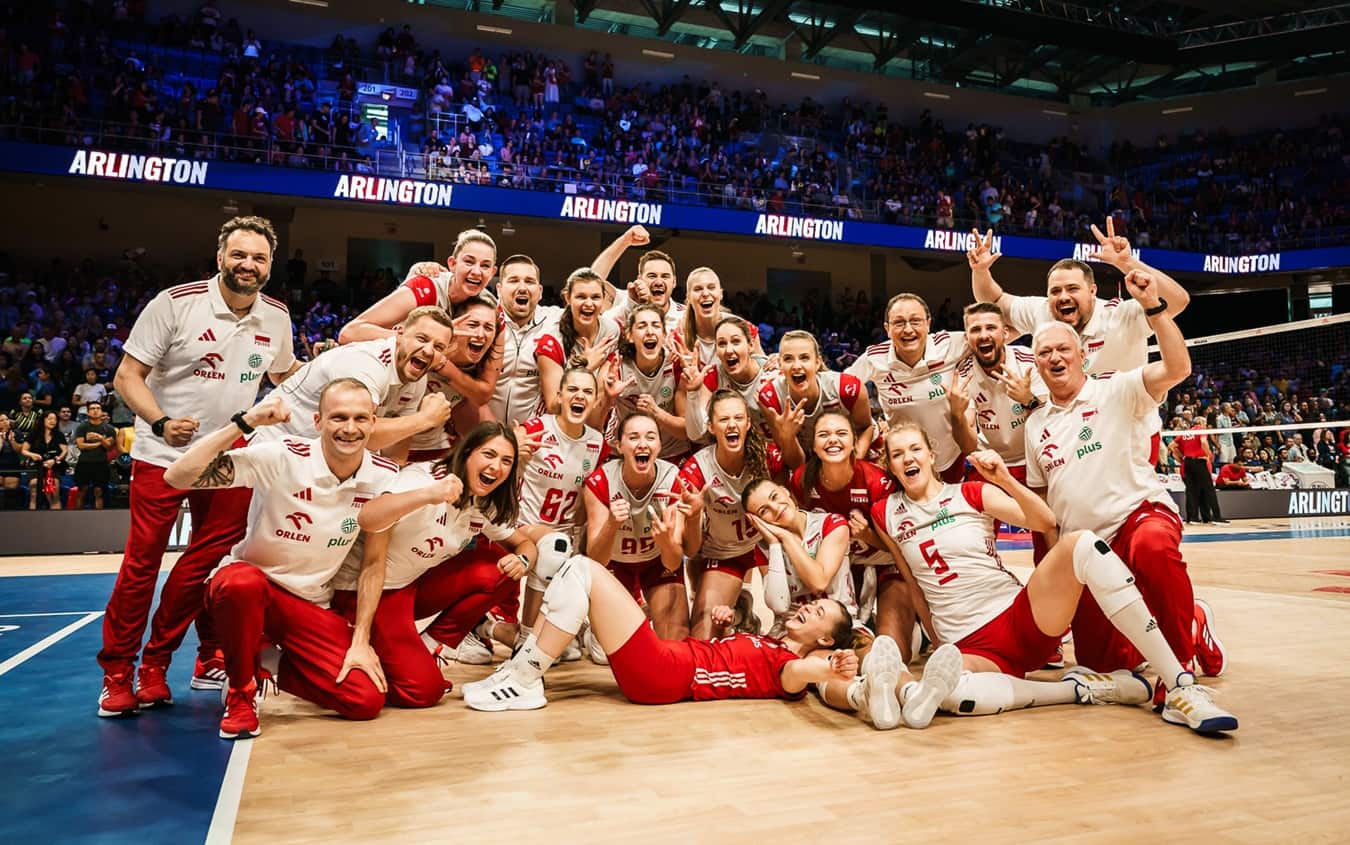 I festeggiamenti della Polonia dopo il terzo posto in VNL