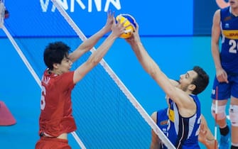 Akihiro Yamauchi, Japan v Oreste Cavuto, Italy, during Mens Volleyball Nations League, VNL, game between Japan and Italy at Palace of Culture and Sport in Varna, Bulgaria on June 14, 2019  (Photo by Hristo Rusev/NurPhoto via Getty Images)