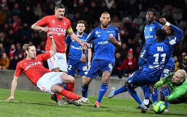 Nimes-Reims 2-0