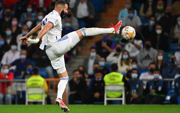 Camiseta del real madrid benzema