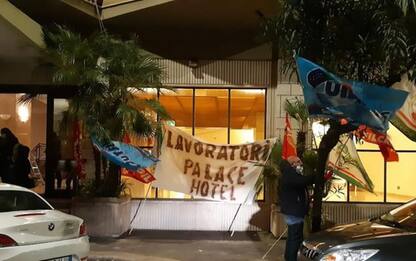 Lavoro: vertenza Palace Hotel Bari, presidio sindacati