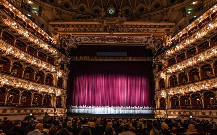 Petruzzelli Il Sipario Si Riapre Su Rom o Et Juliette Di Gounod Sky TG24