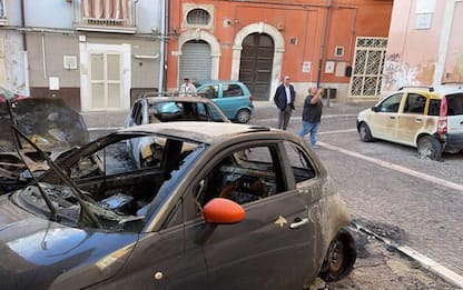 In fiamme quattro auto in centro storico Foggia, indagini