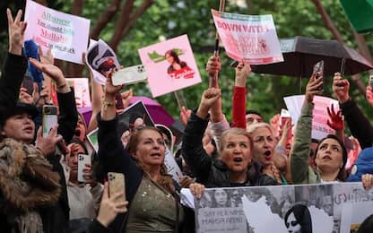 Iran:sabato sit-in a Bari,'sosteniamo lotta donne contro regime'