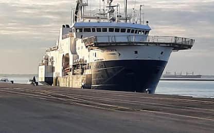 Migranti: Geo Barents a Taranto,cominciate operazioni sbarco