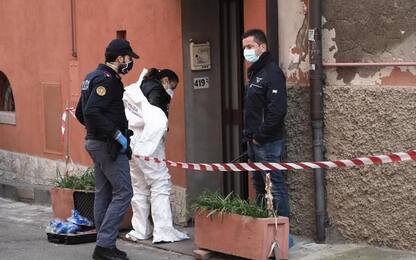 Uccide a martellate l'anziano padre a Bologna
