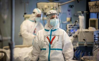 Covid: Fadoi, pressione su ospedali E-R, 40% malati 'no vax'