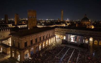 Cinema: in 7mila acclamano Sandrelli in piazza a Bologna