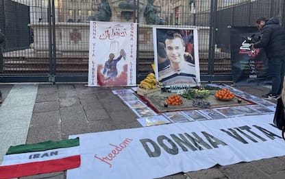 Iran: a Bologna un presidio 'per Mehdi e per tutti i morti'