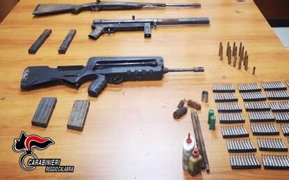 'Ndrangheta: sequestrate armi da guerra nel Reggino
