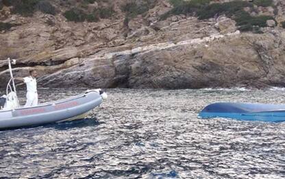 Barca si capovolge, 15 sub soccorsi in mare Elba