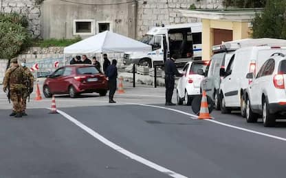 Covid: Ventimiglia, code verso Francia per controllo tamponi