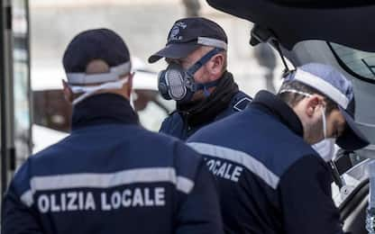 Ubriaco contromano in corso Europa a Genova, bloccato