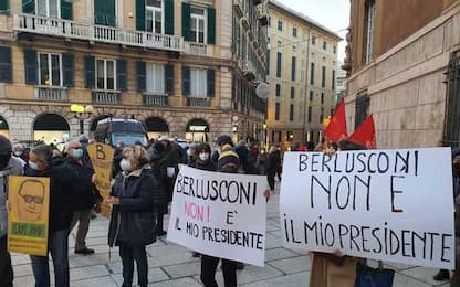 Quirinale: protesta in piazza a Genova contro Berlusconi