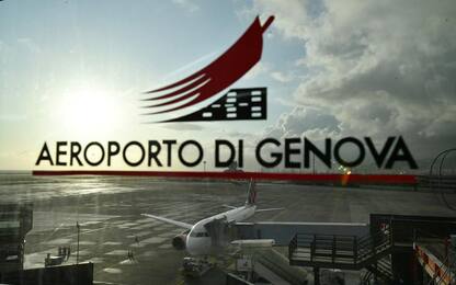 Auto aeroporto Genova finisce in mare, un morto