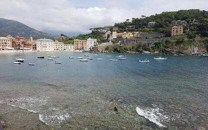 Numero chiuso in spiaggia Baia del Silenzio a Sestri Levante