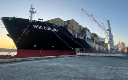 Porti: attracca a Genova prima nave larga 40 metri