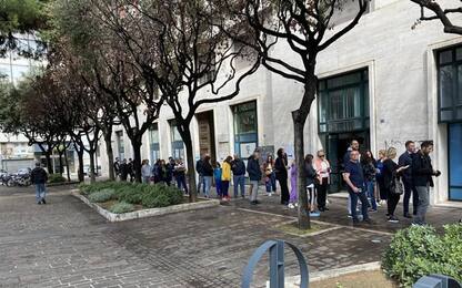 Elezioni: a Pescara file per ritiro tessera elettorale